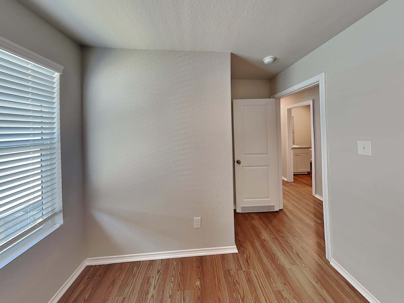 5445 Verdugos Pl San Antonio photo 10