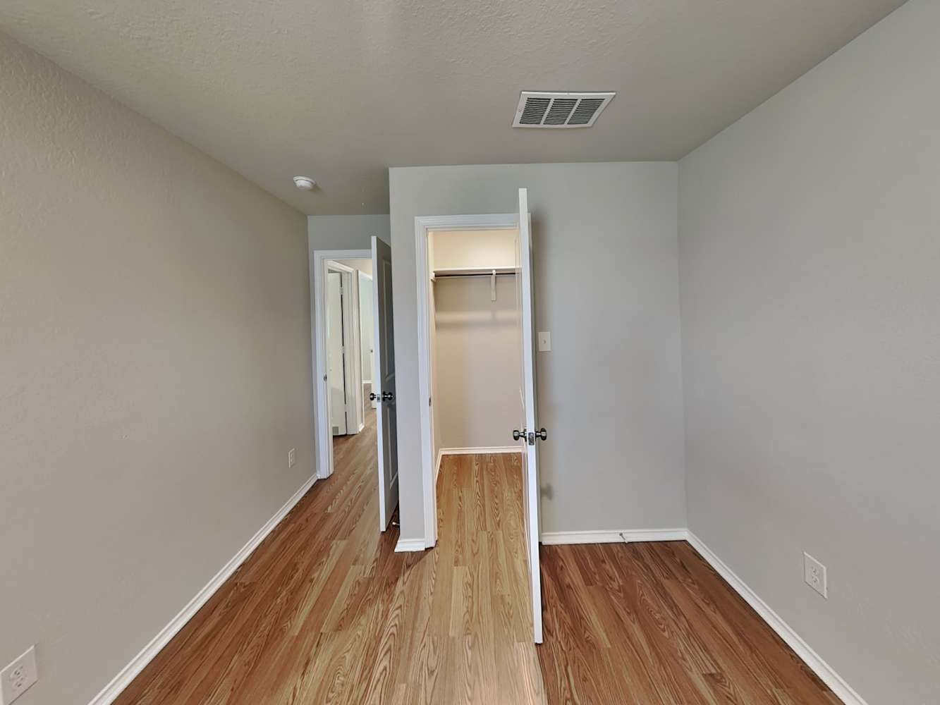 5445 Verdugos Pl San Antonio photo 8
