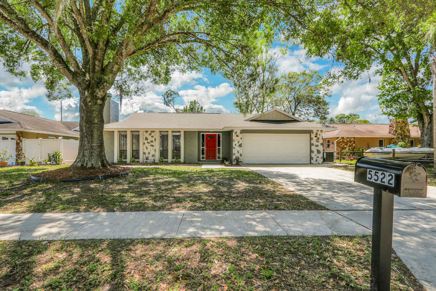 5522 Fulmar Dr, Tampa