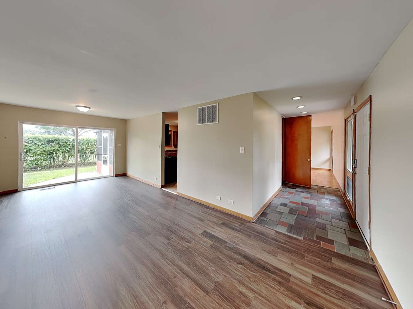 5525 Ann Marie Ln Oak Forest photo 4