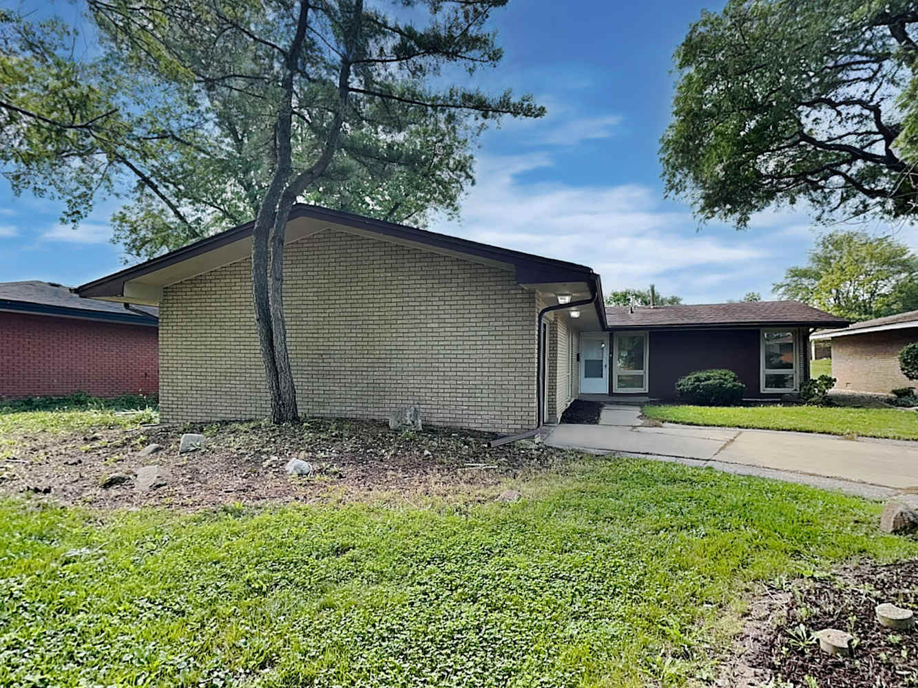 5525 Ann Marie Ln Oak Forest photo 1