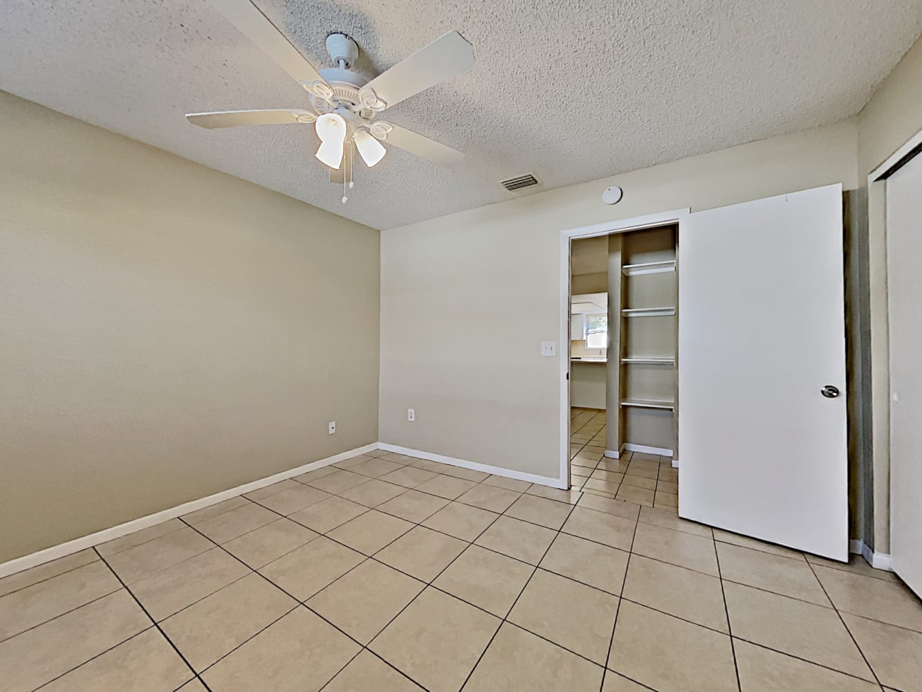 555 Freeport Ave N Saint Petersburg photo 11
