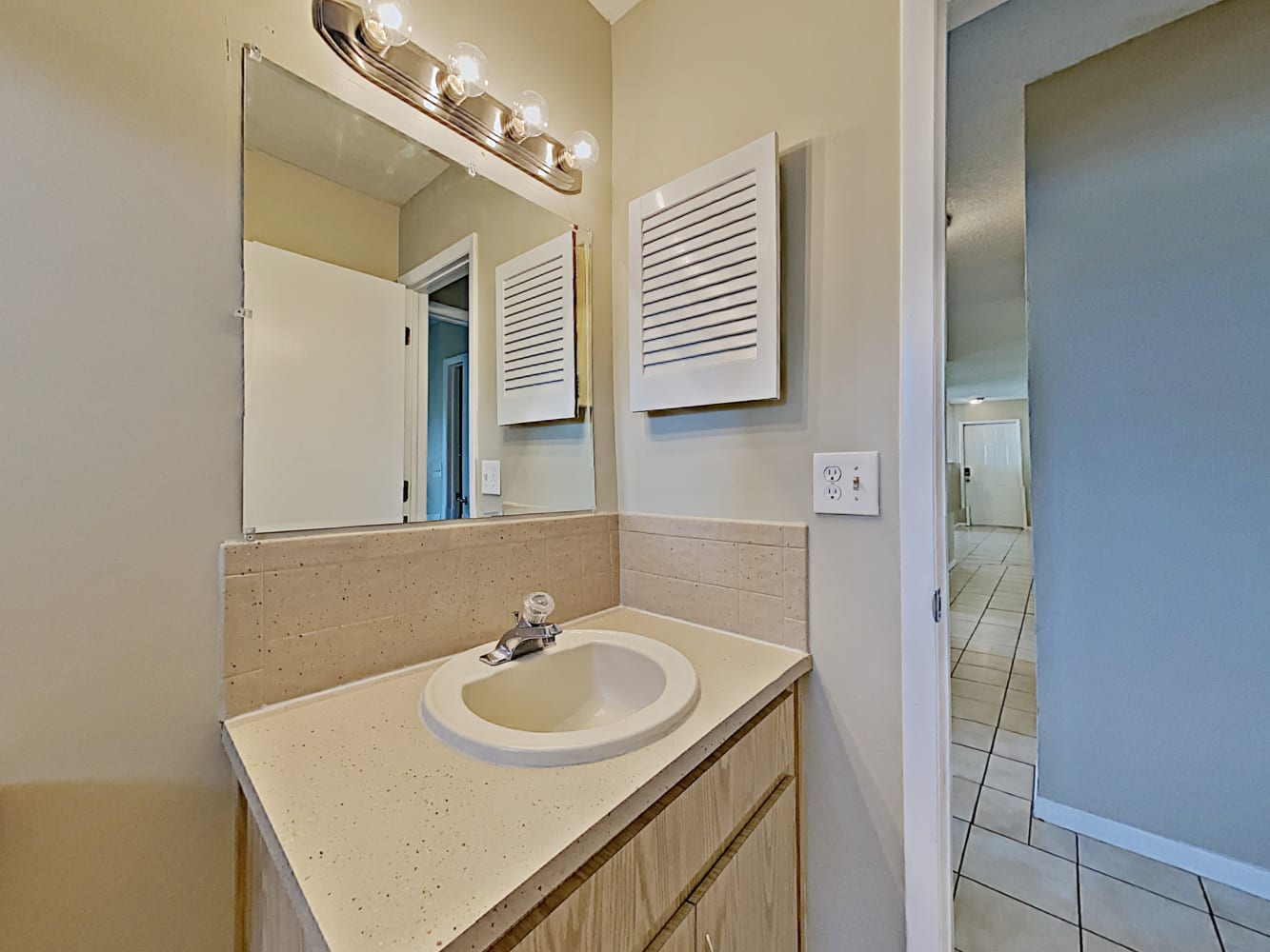 555 Freeport Ave N Saint Petersburg photo 13