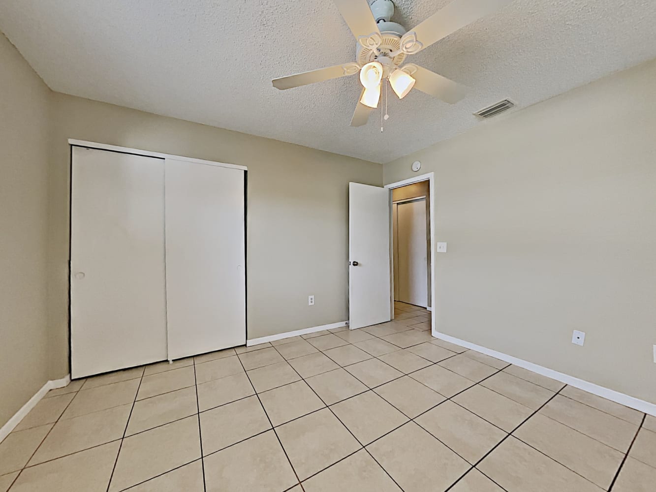 555 Freeport Ave N Saint Petersburg photo 10