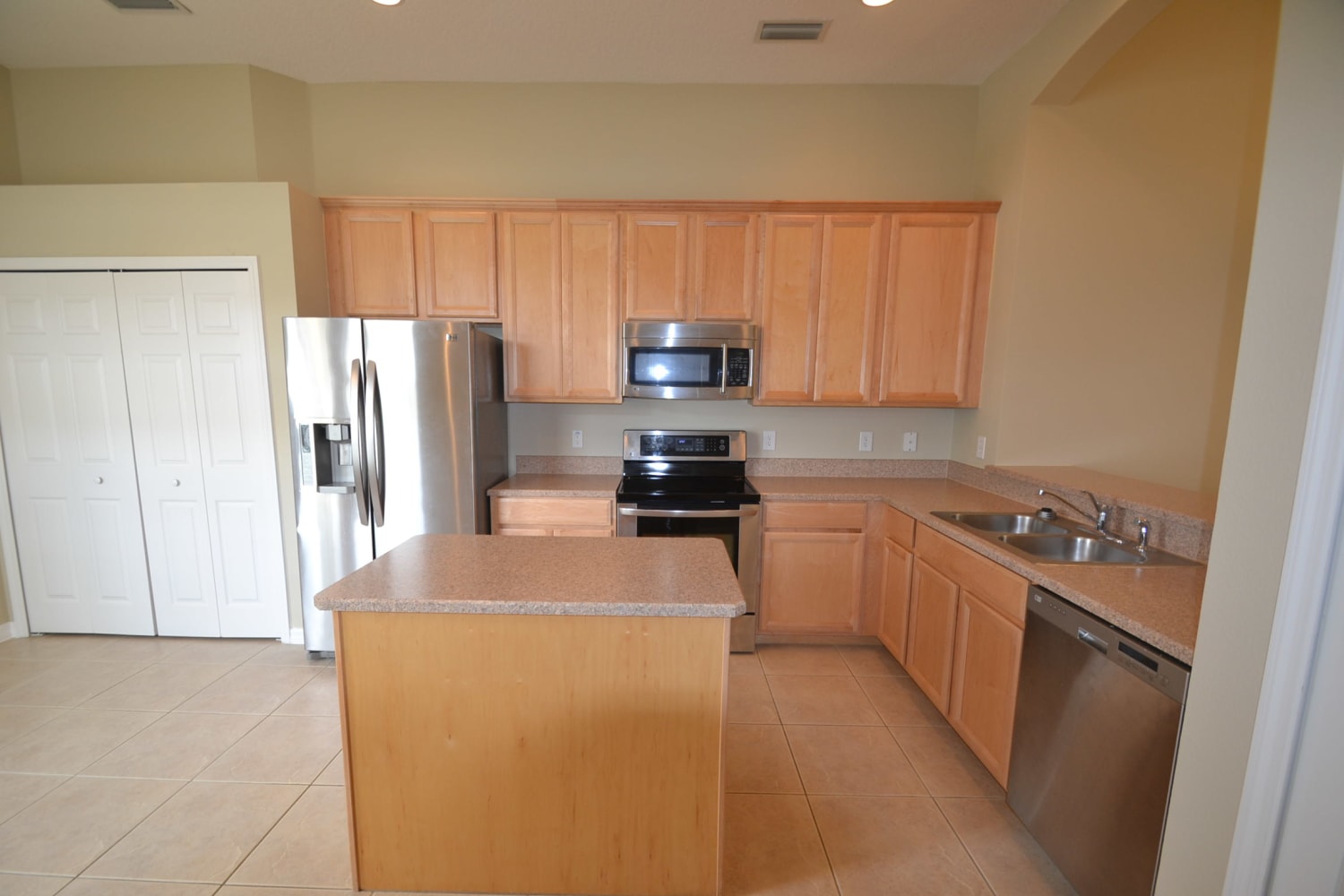 562 Coral Trace Blvd Edgewater photo 4