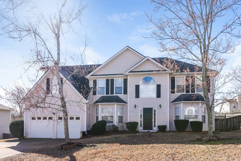 572 Lakewater View Dr, Stone Mountain
