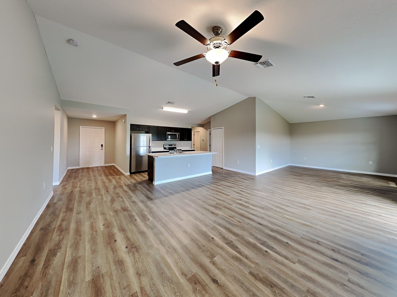 572 NE 5th Ter Cape Coral photo 6