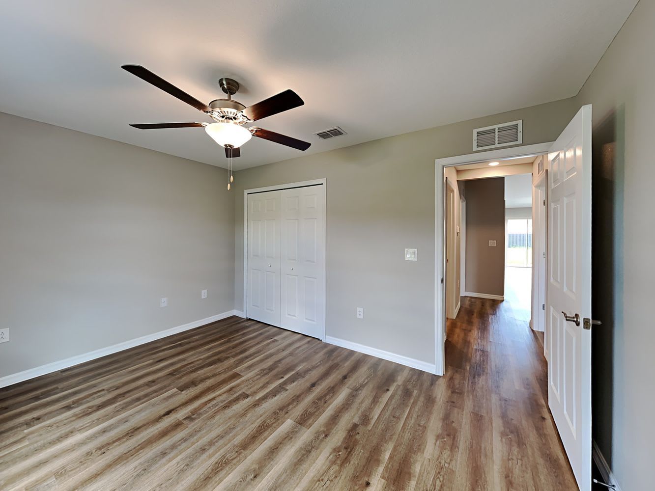572 NE 5th Ter Cape Coral photo 10