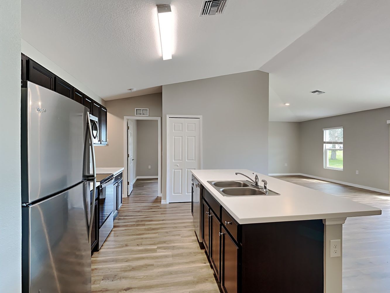572 NE 5th Ter Cape Coral photo 8