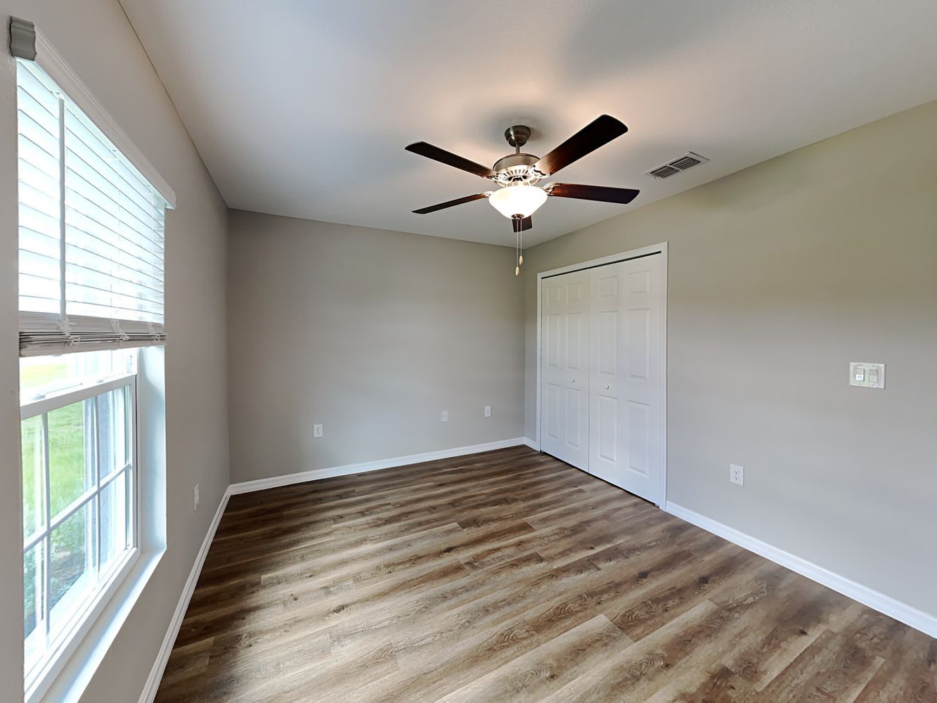 572 NE 5th Ter Cape Coral photo 11