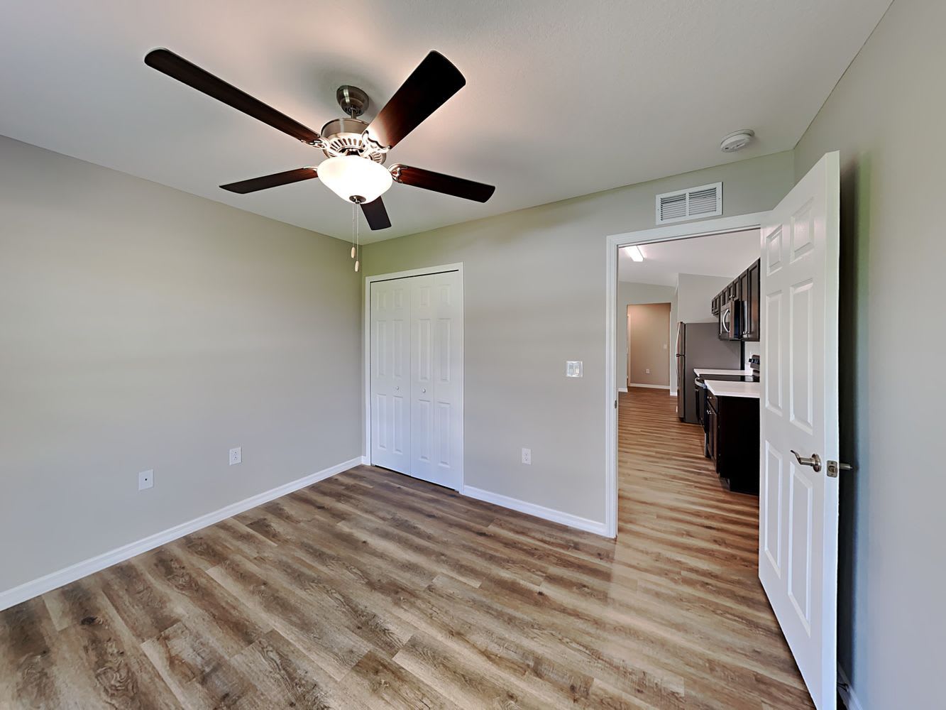 572 NE 5th Ter Cape Coral photo 9