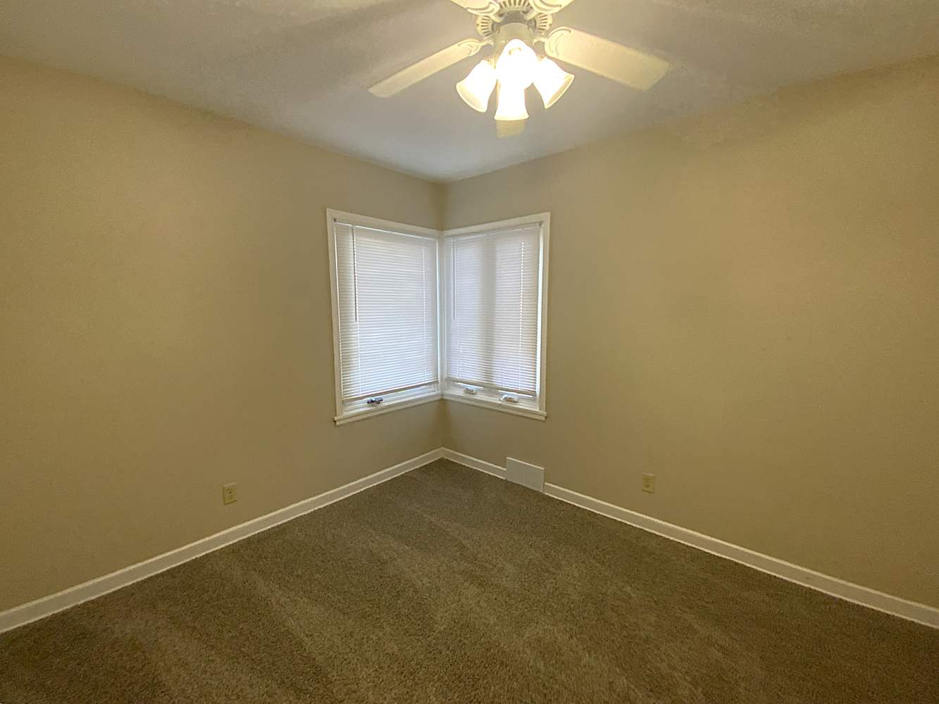 5757 Adair Ave N Crystal photo 9