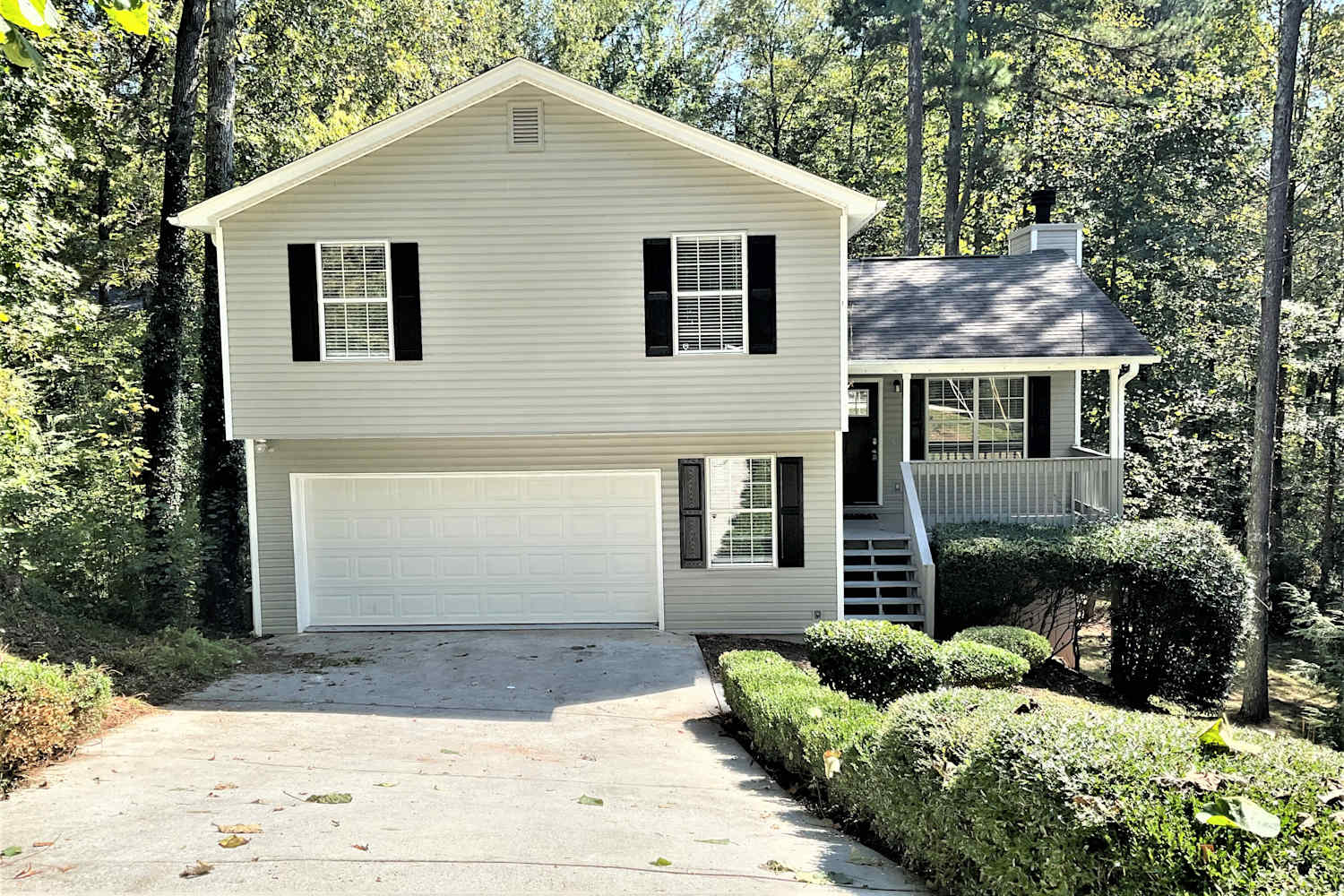 592 Michael Ct, Lawrenceville