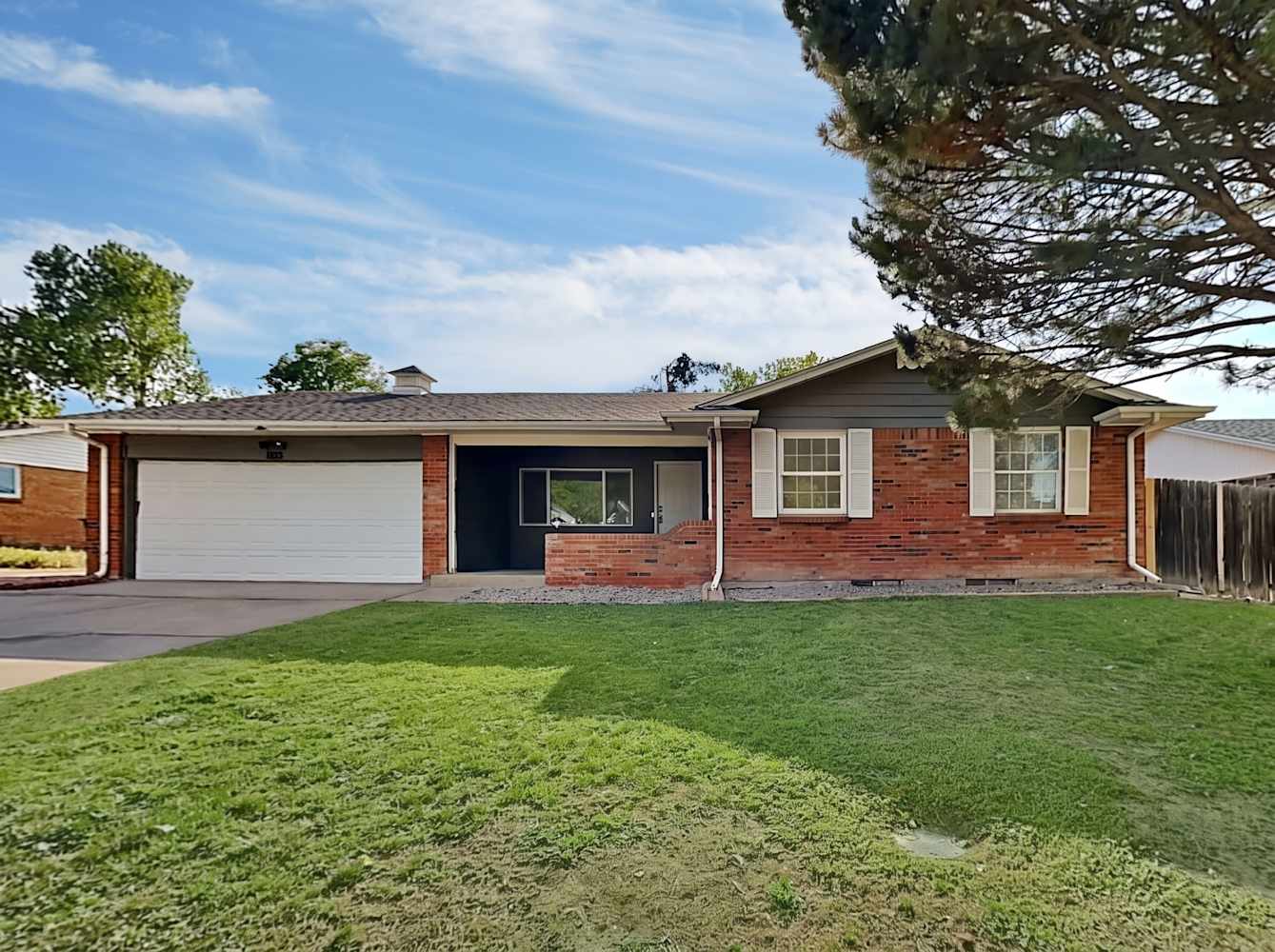 665 Kittredge St, Aurora