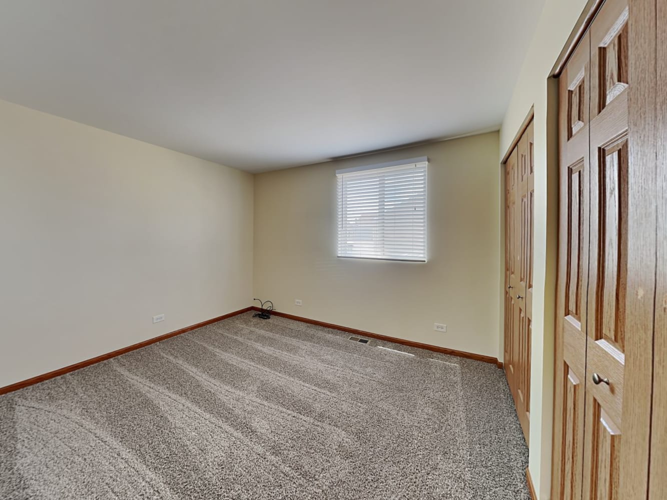 667 Four Seasons Blvd Aurora photo 13