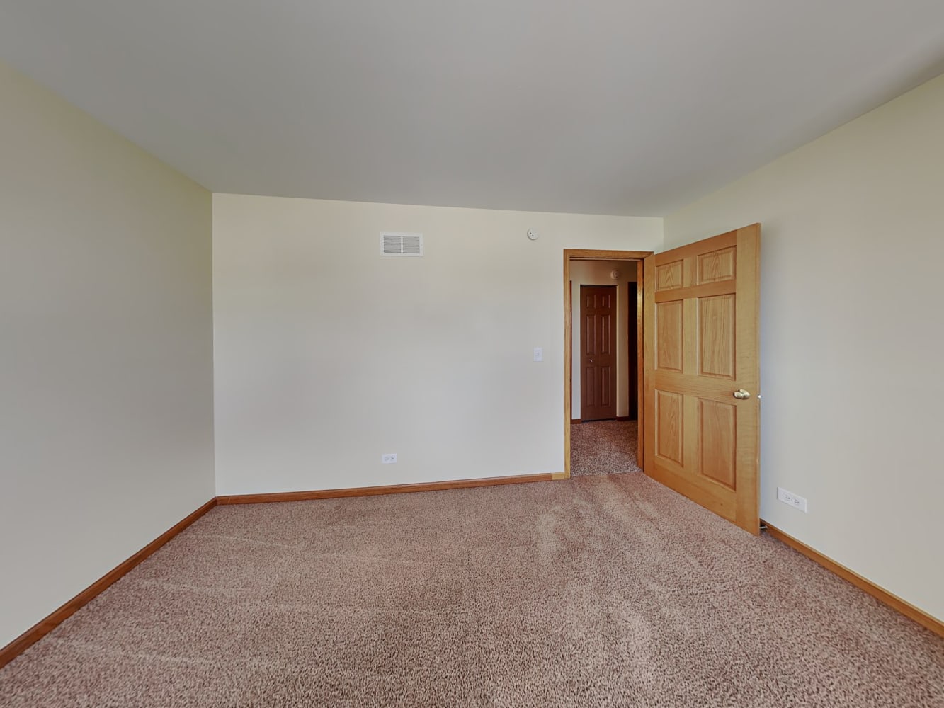 667 Four Seasons Blvd Aurora photo 9