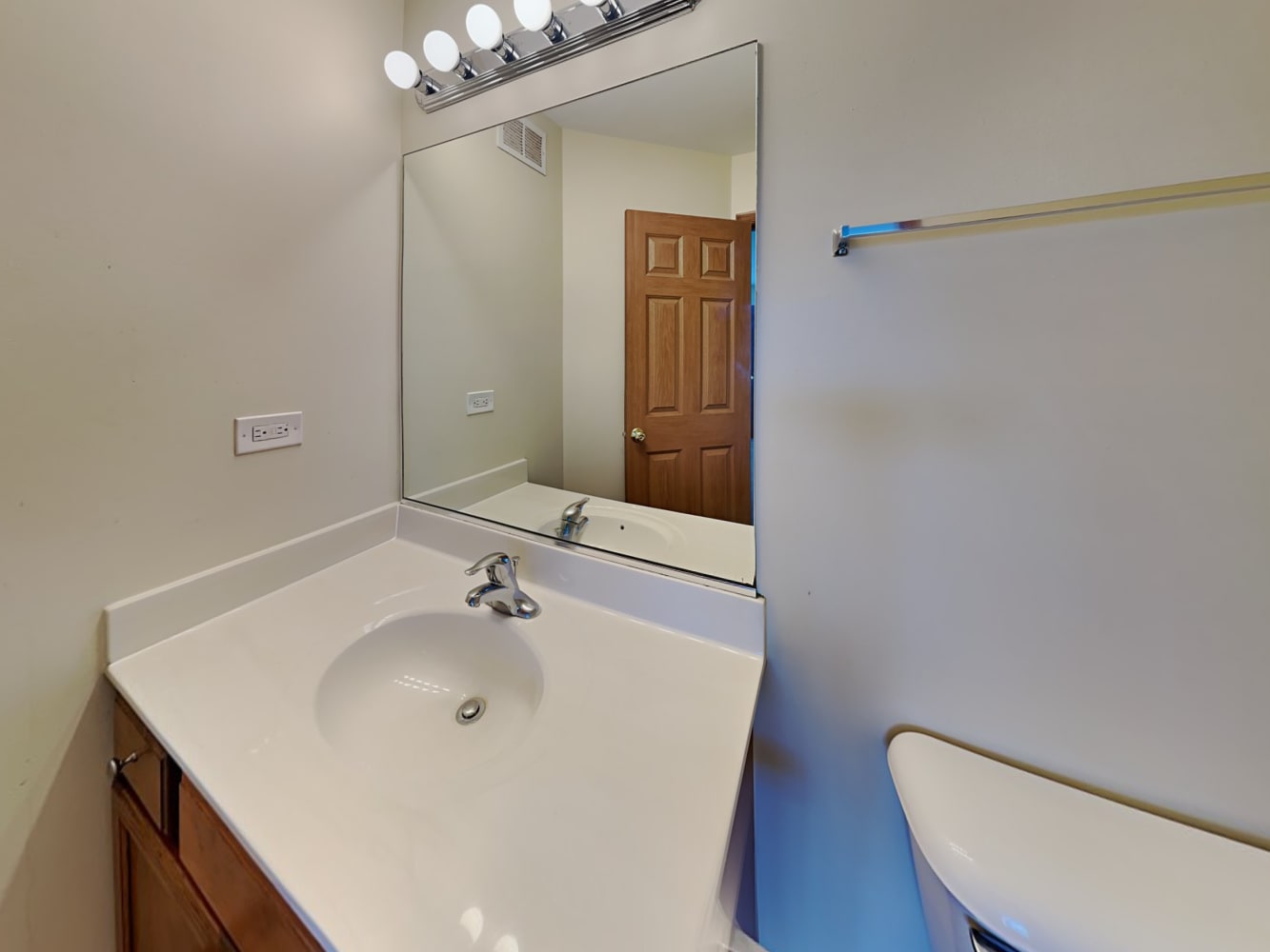 667 Four Seasons Blvd Aurora photo 16