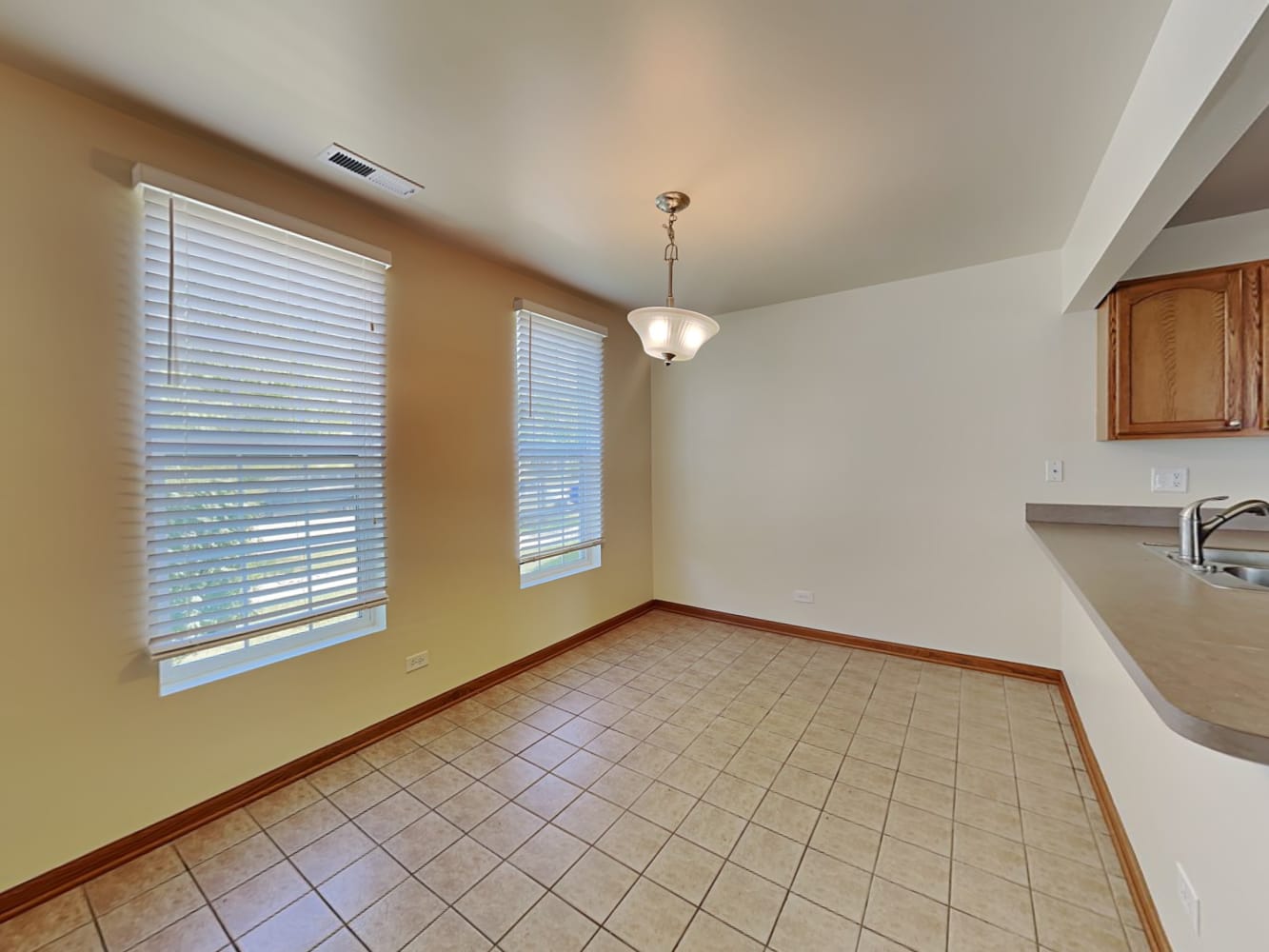 667 Four Seasons Blvd Aurora photo 8