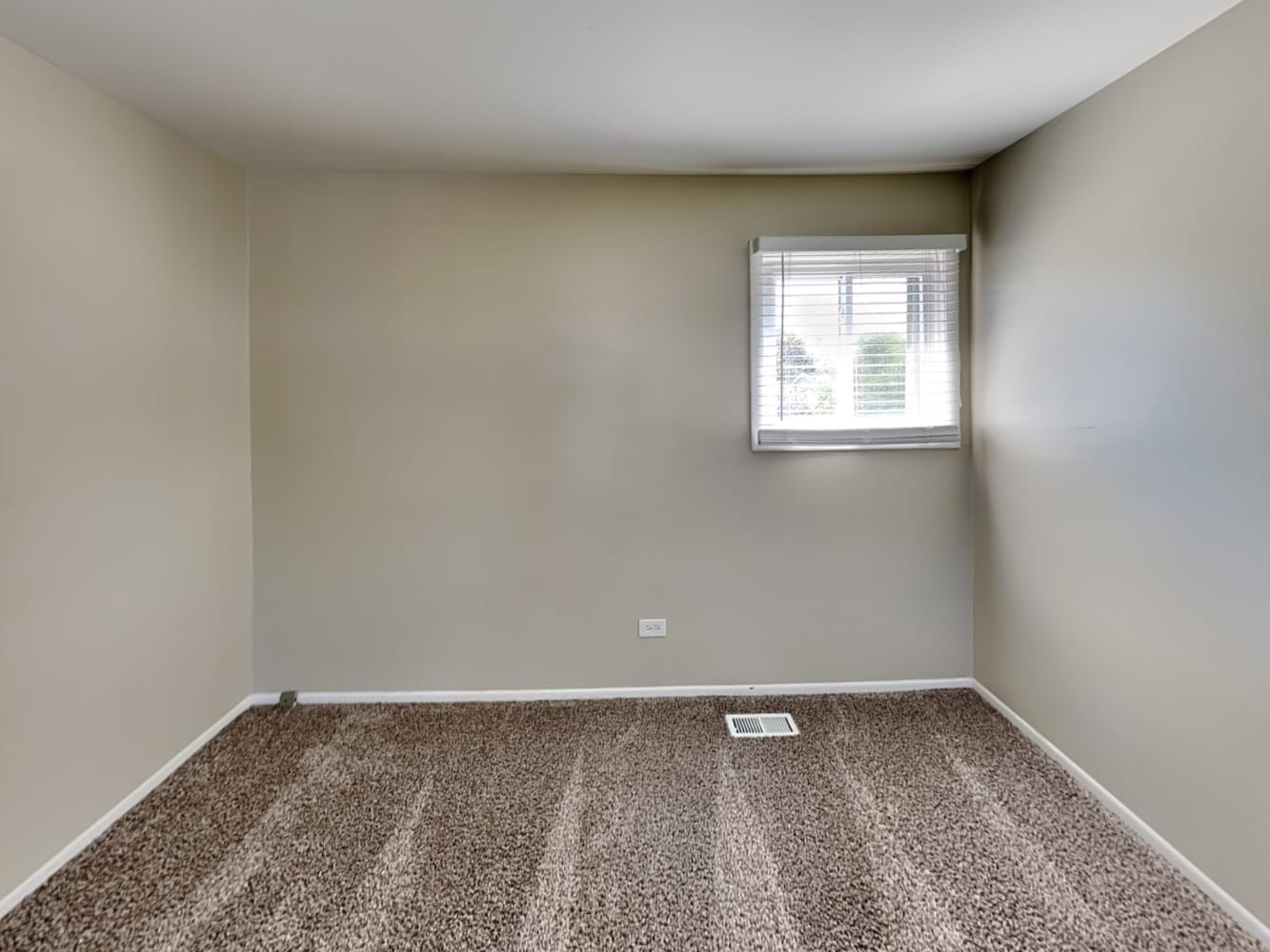 6791 Red Wing Dr Woodridge photo 15
