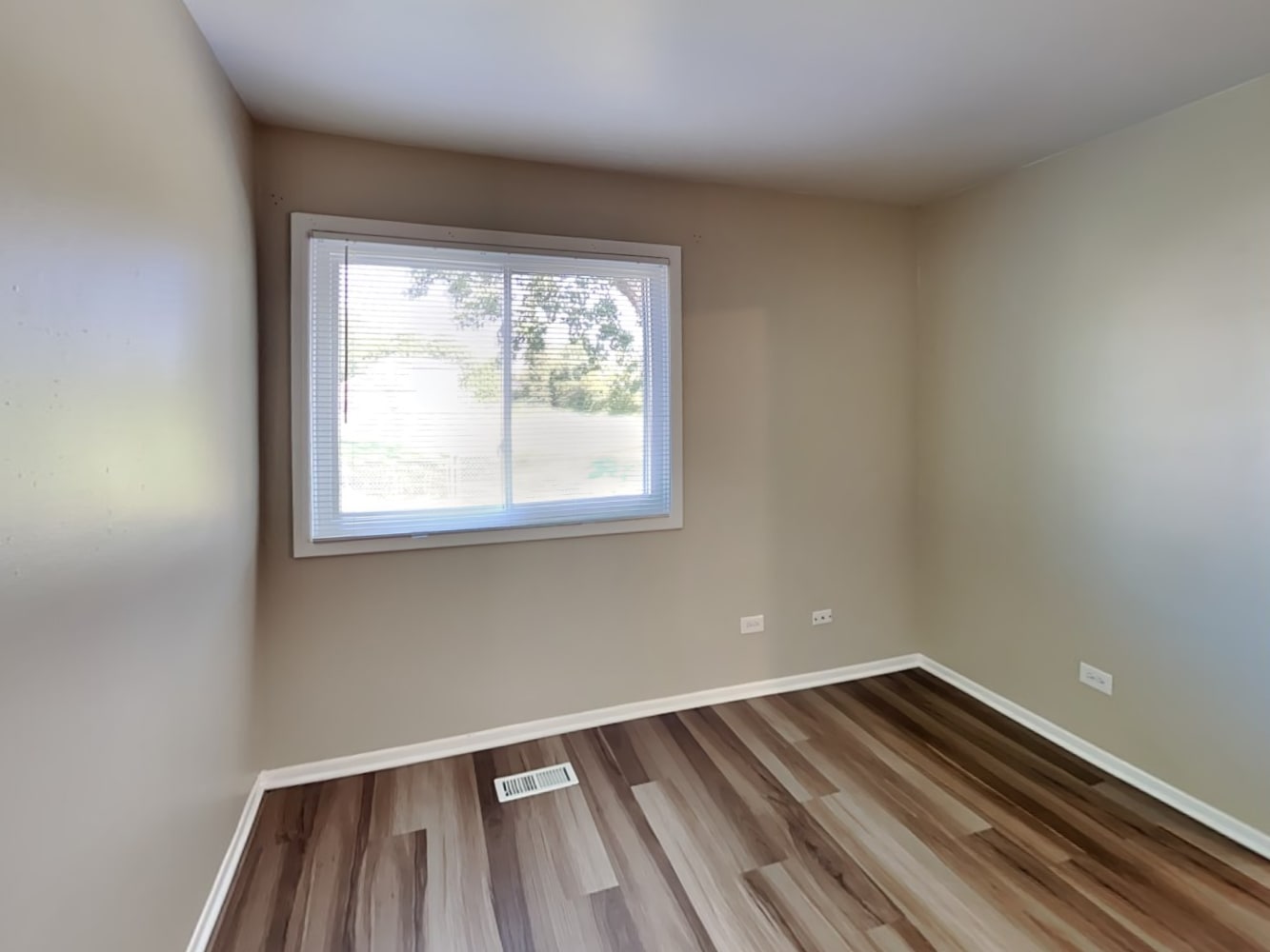 6791 Red Wing Dr Woodridge photo 10