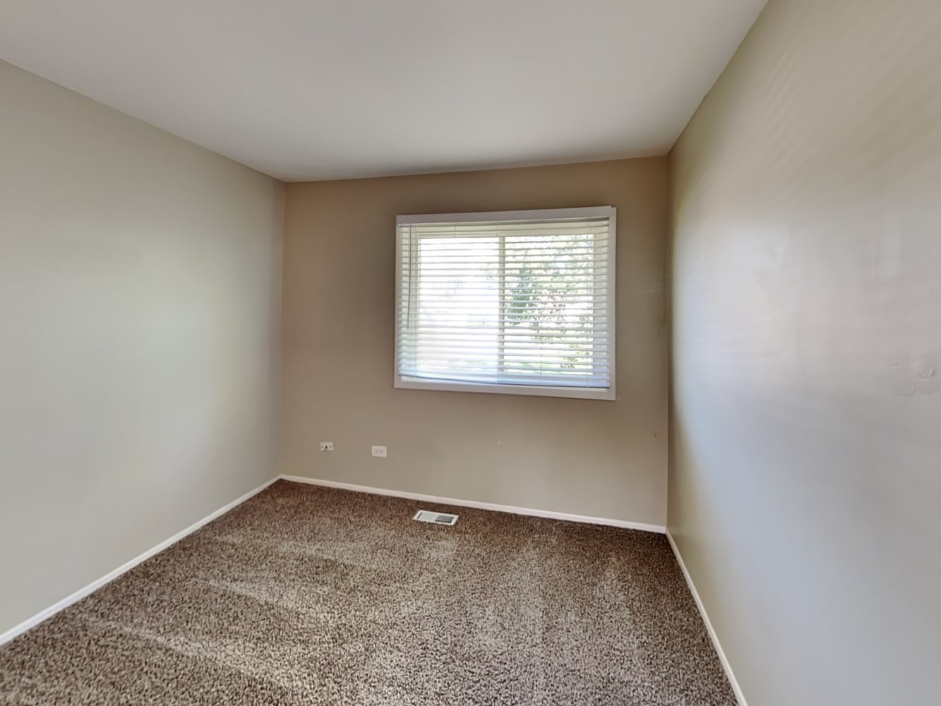 6791 Red Wing Dr Woodridge photo 16