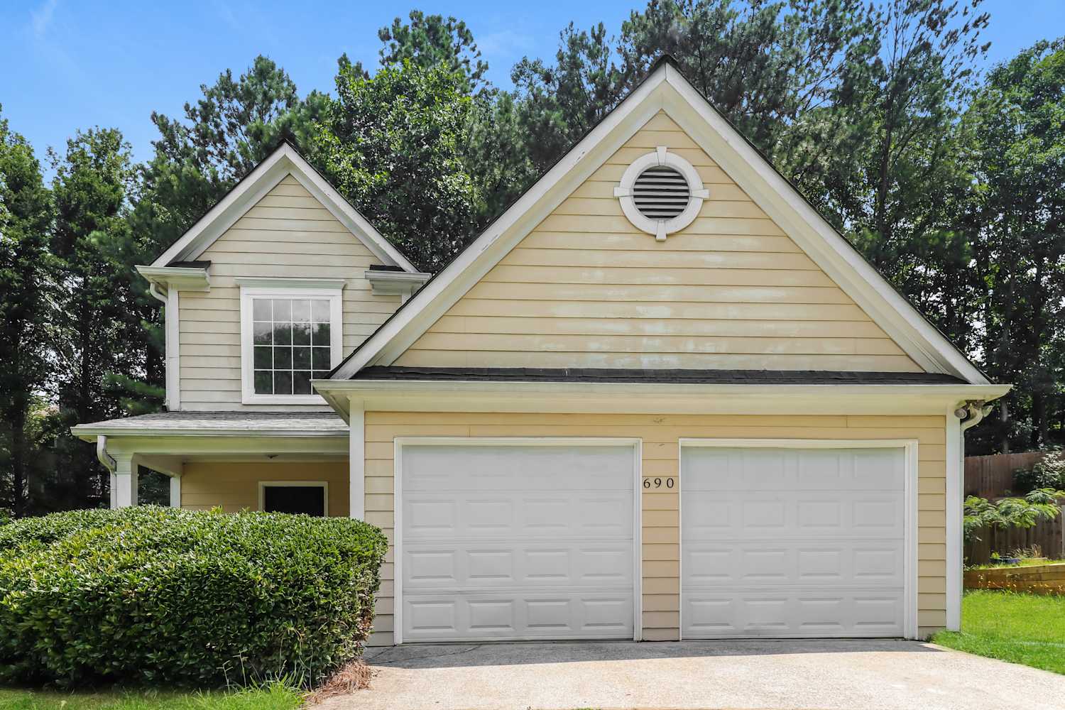 690 Coventry Township Ln, Marietta