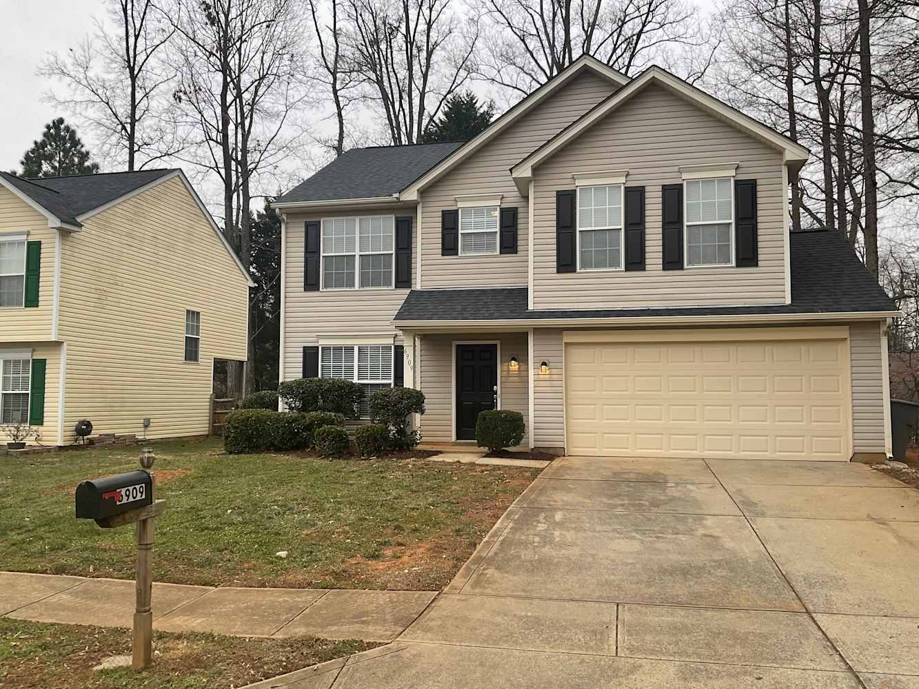 6909 Trimbach Way Charlotte photo 1