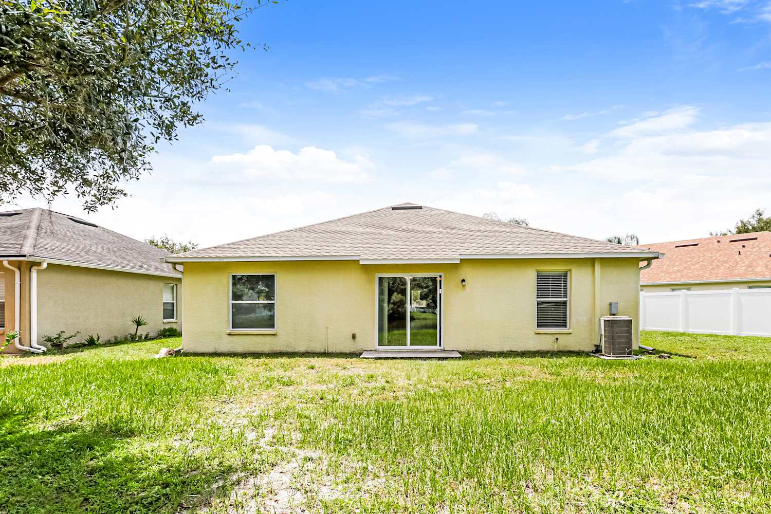 7205 Royal George Ct Zephyrhills photo 16