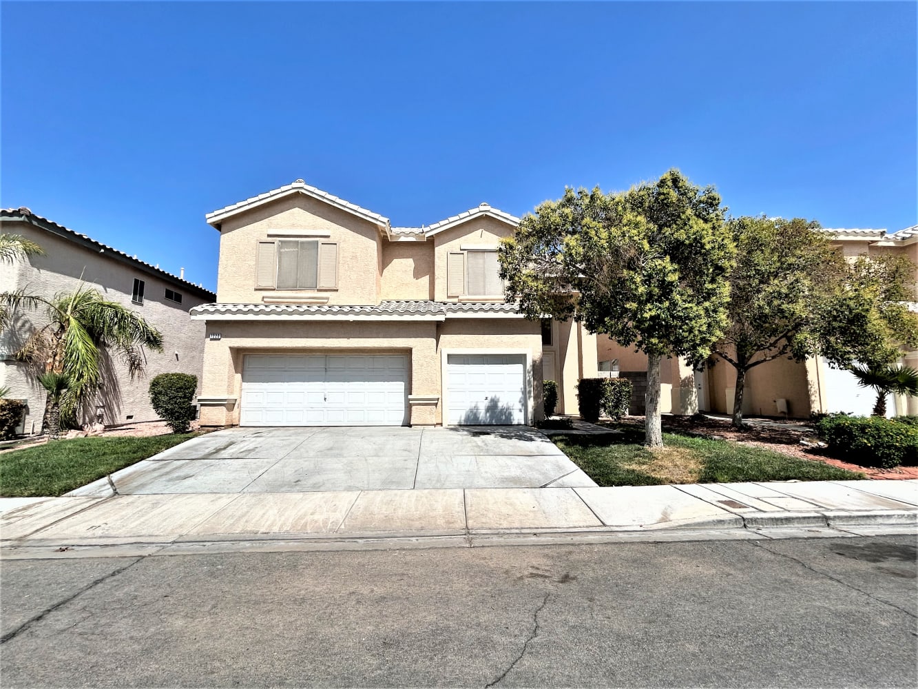 7220 Golden Falcon St, Las Vegas