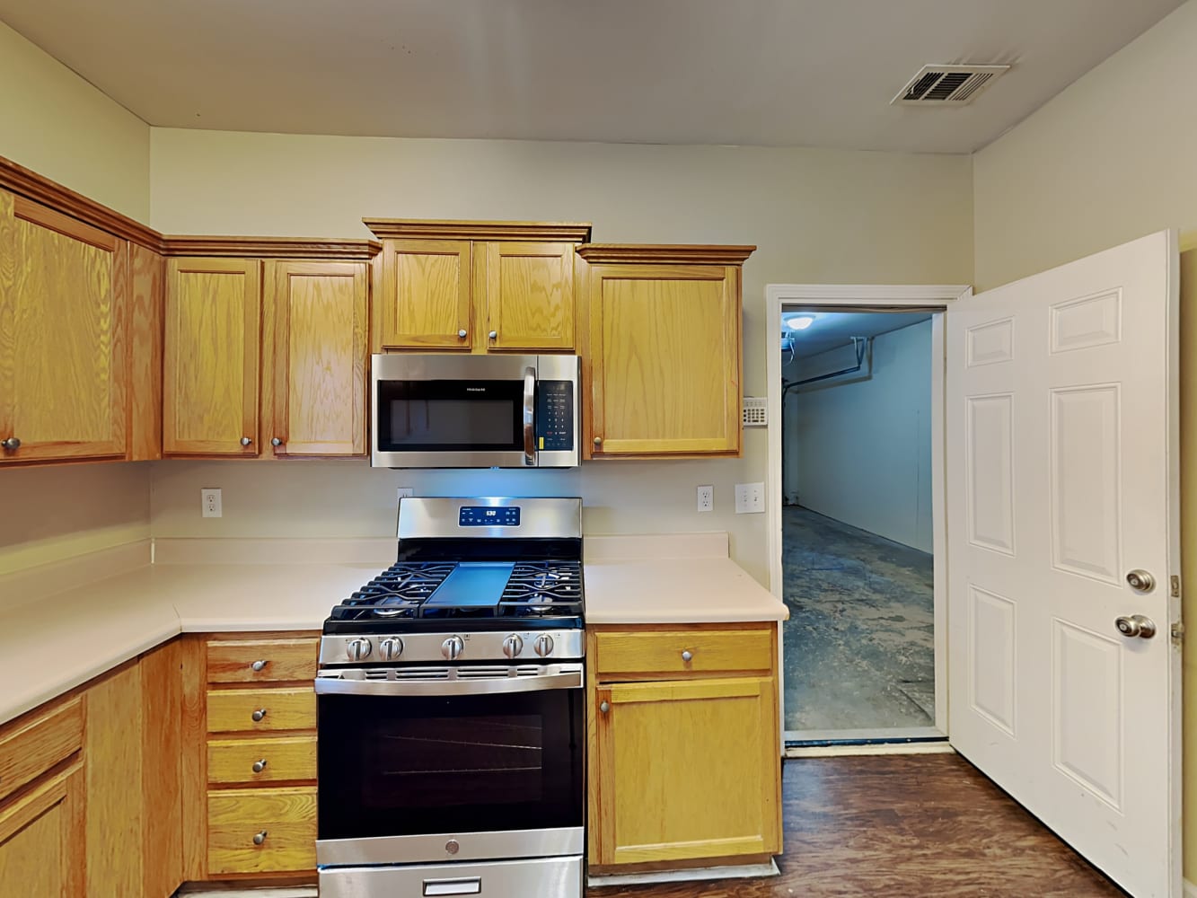 7443 Grayson Bridge Cir Douglasville photo 8