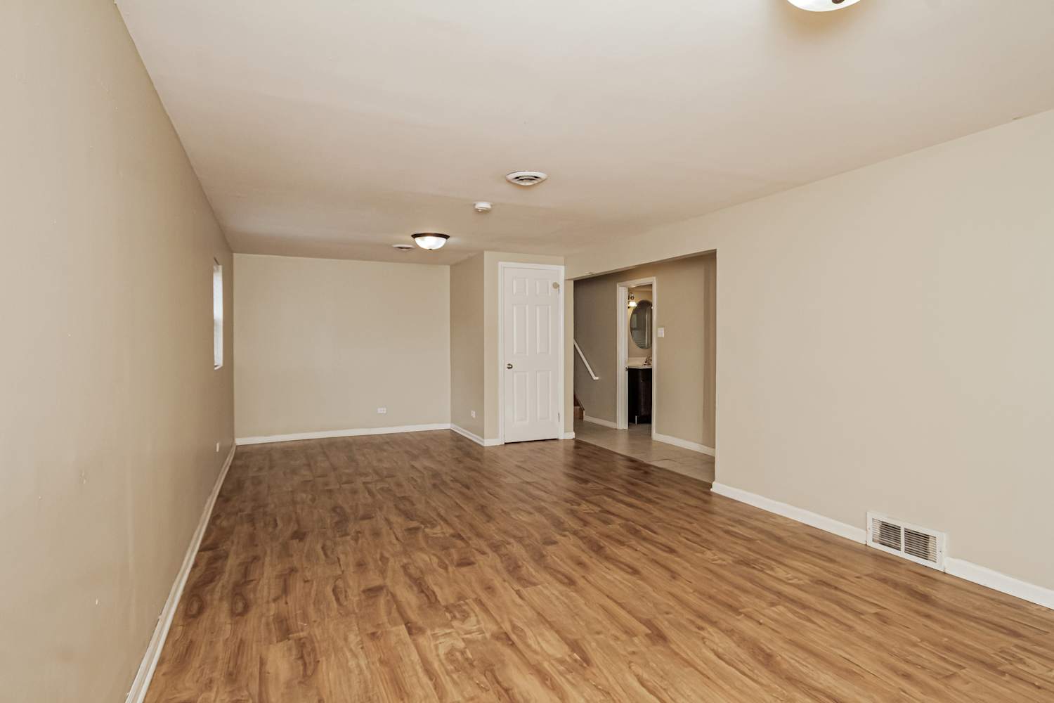 7939 Mason Ave Burbank photo 16