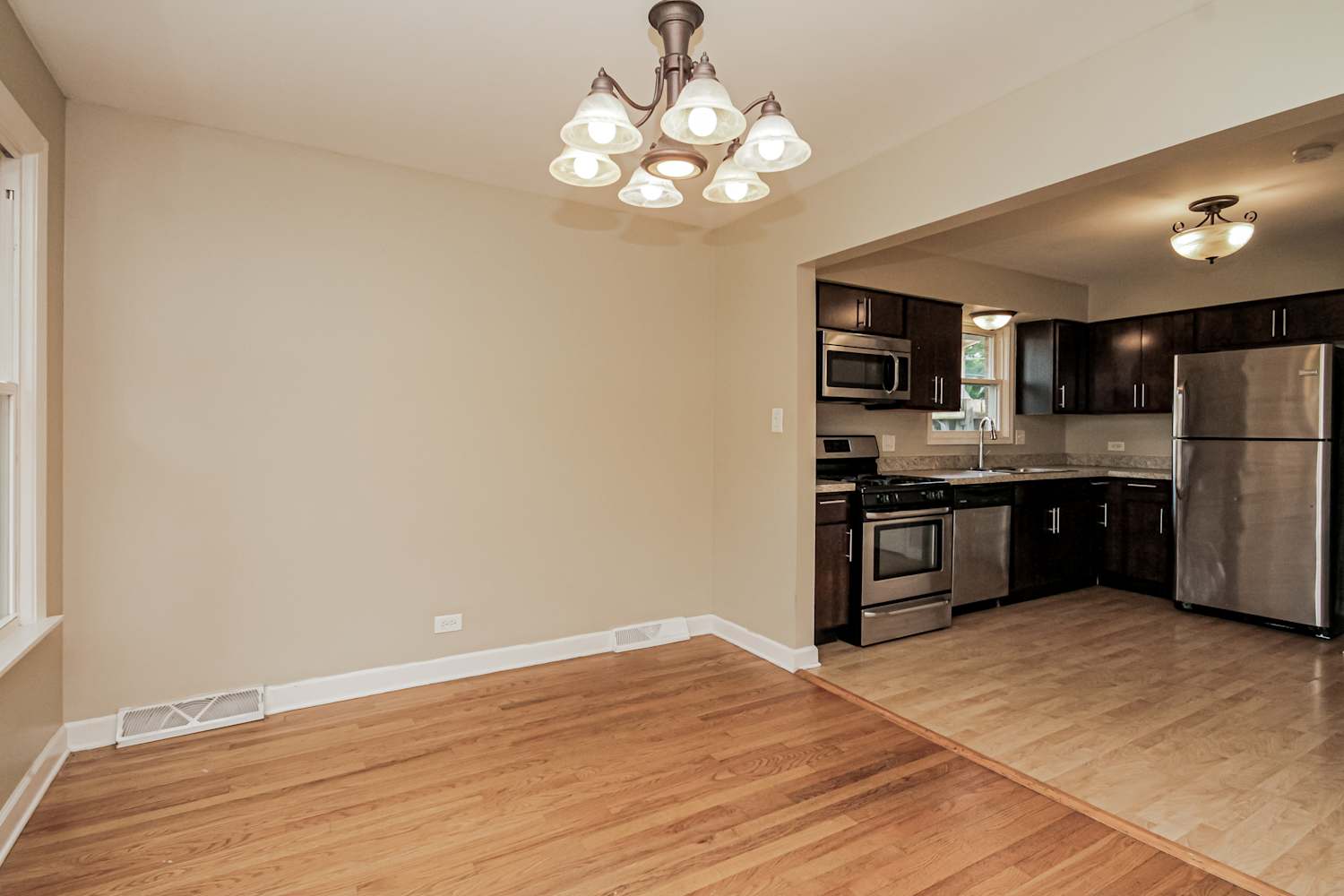 7939 Mason Ave Burbank photo 8