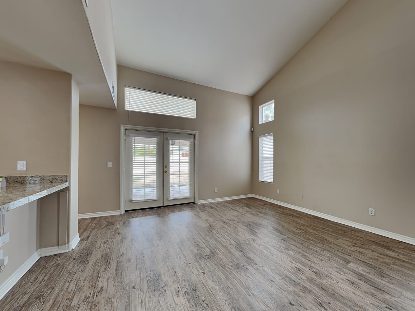 8044 Revolver Ave Las Vegas photo 4