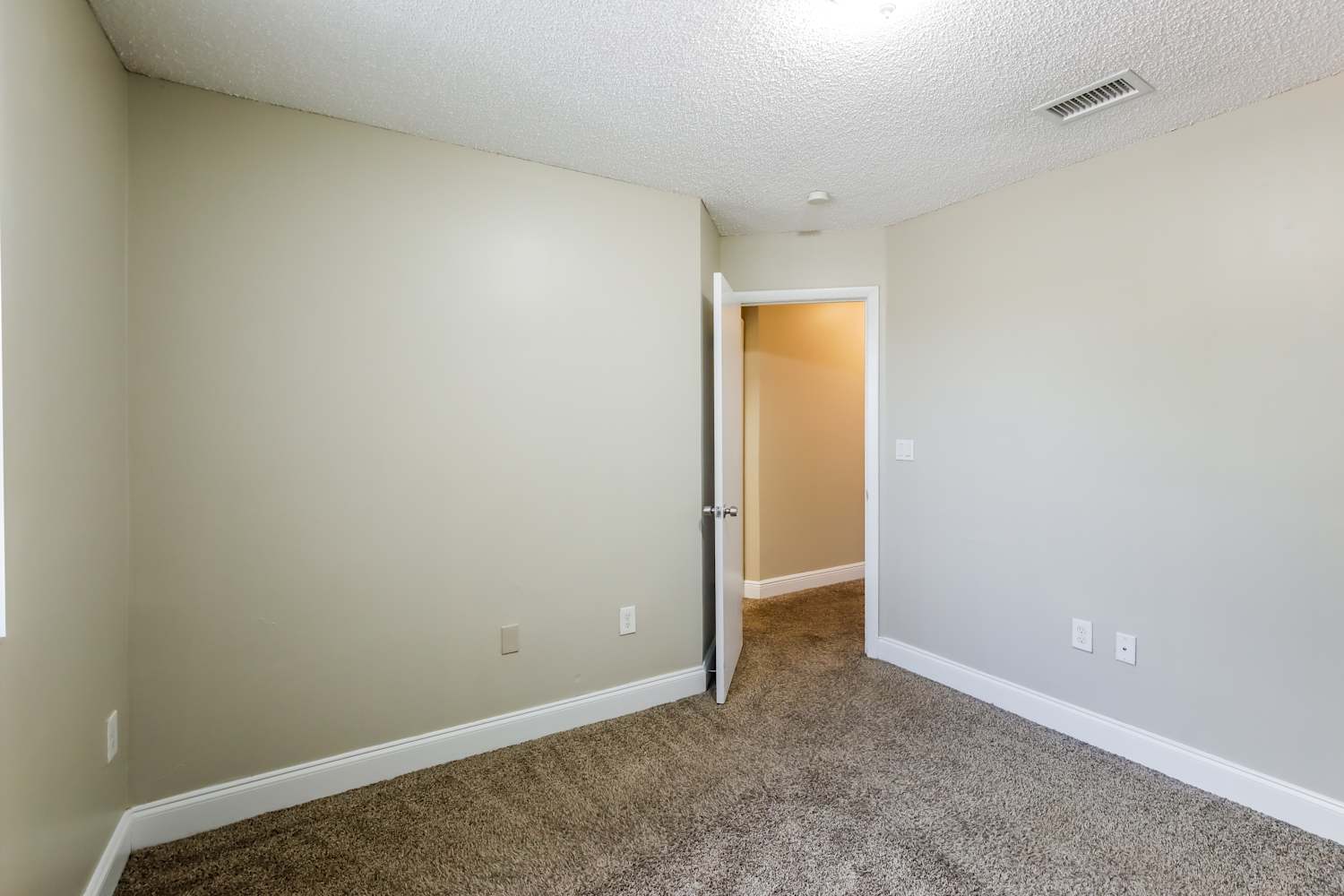 8229 NW 199th Ter Hialeah photo 12