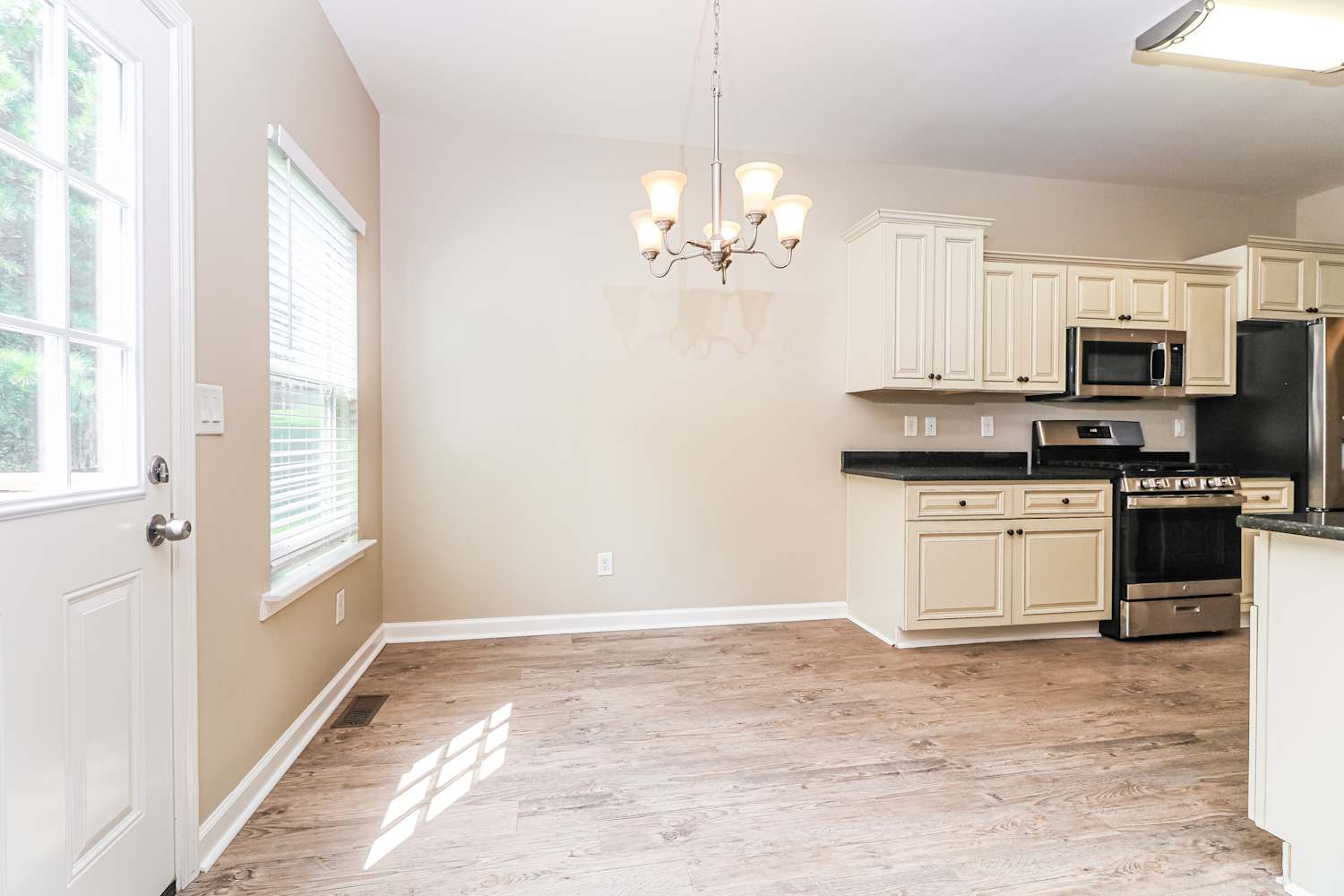 88 Norton Ave Acworth photo 9