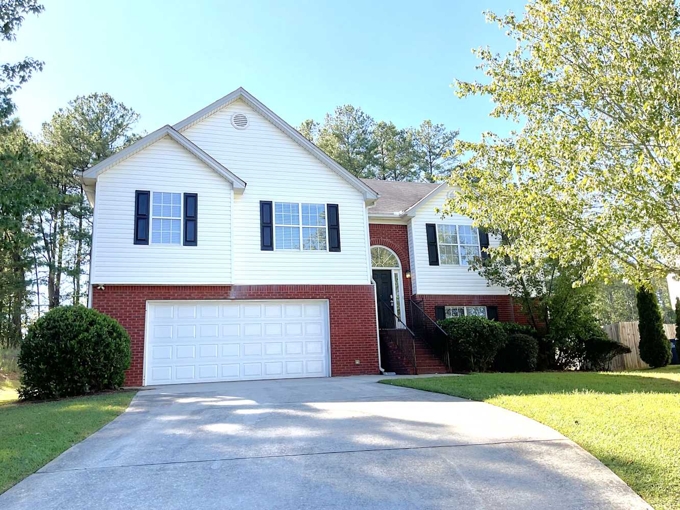 895 Lewis Ridge Cir, Lawrenceville